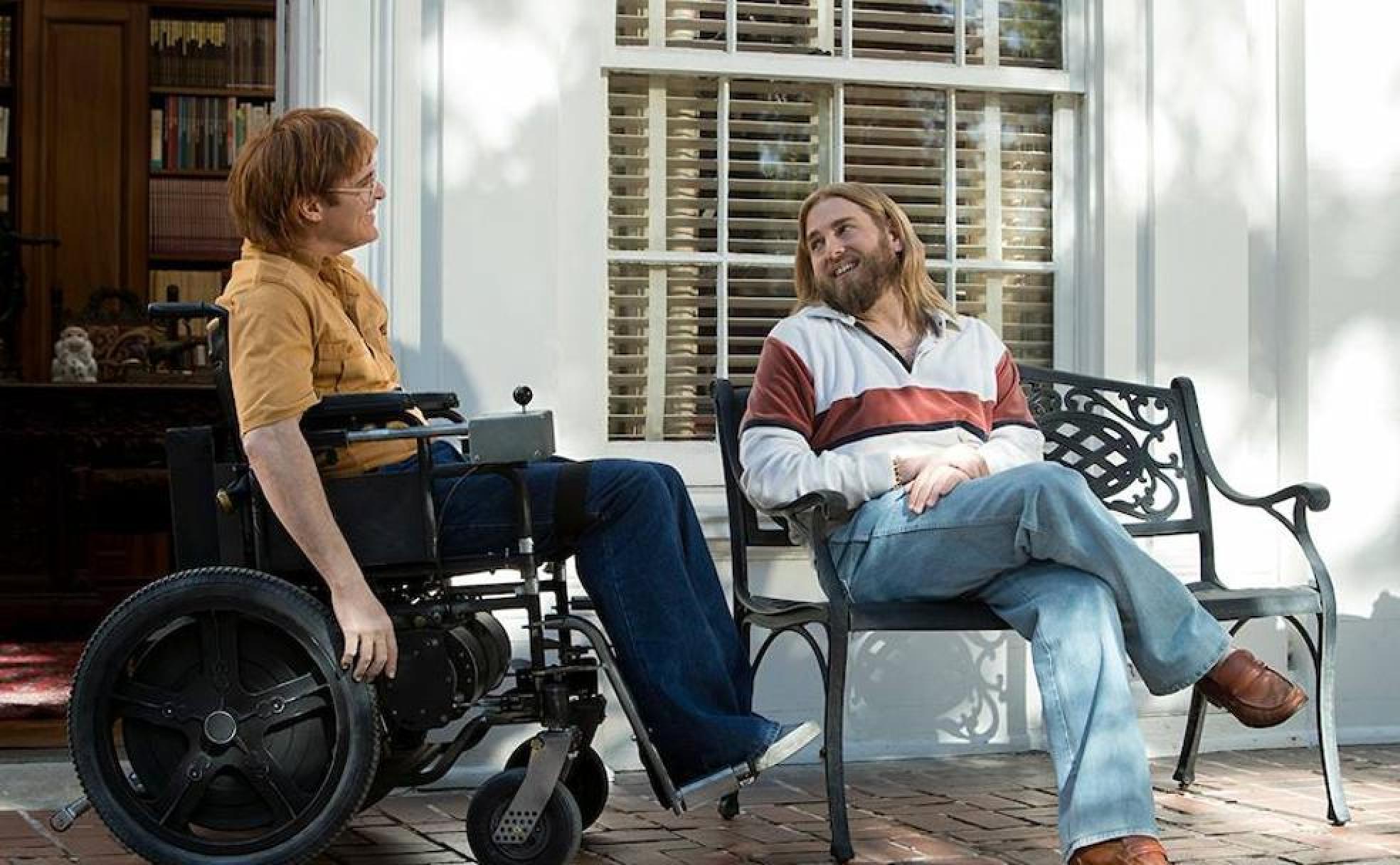 Joaquin Phoenix y Jonah Hill en 'No te preocupes, no llegarás lejos a pie' (2018).