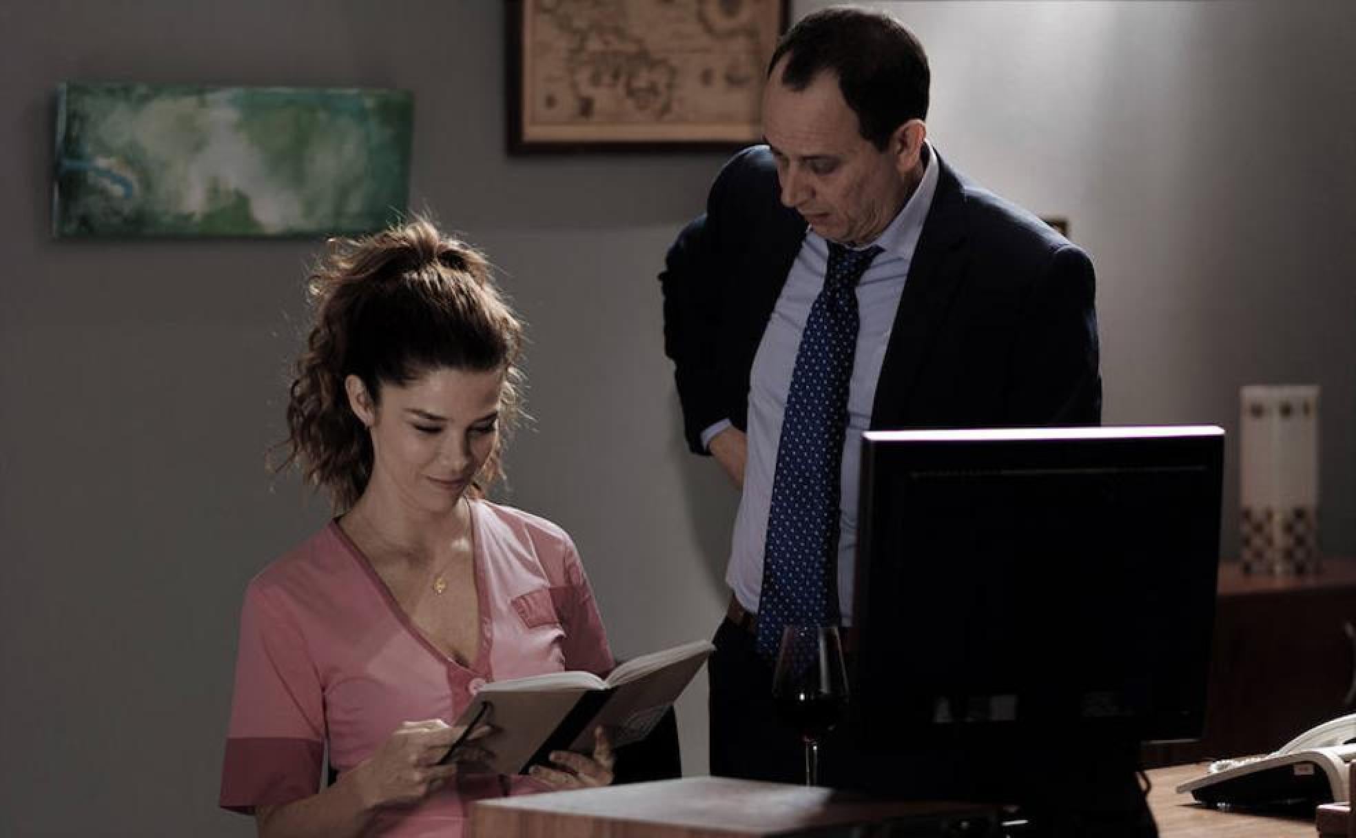 Juana Acosta y Luis Callejo son los protagonistas de 'Jefe' (2018).