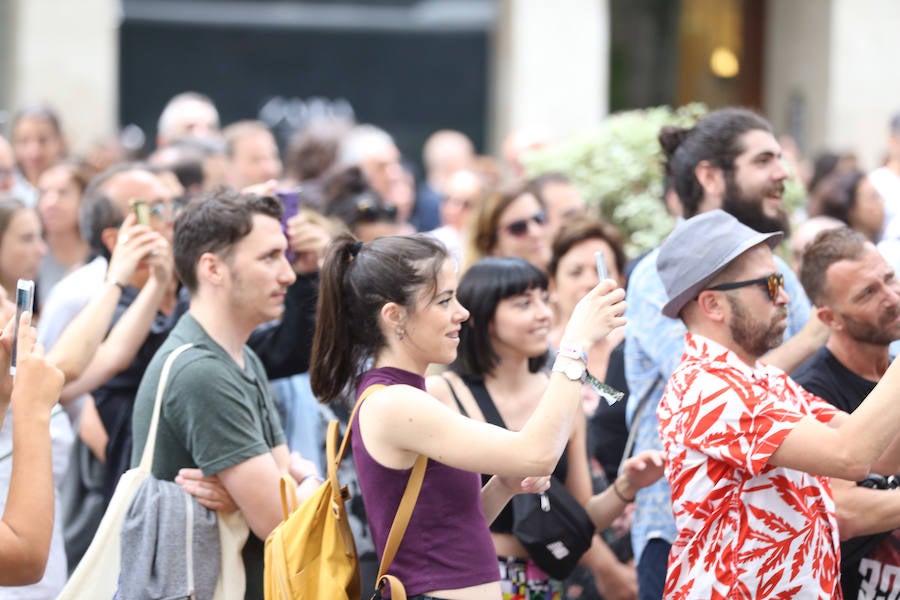 Techno árabe en plena calle para arrancar el festival