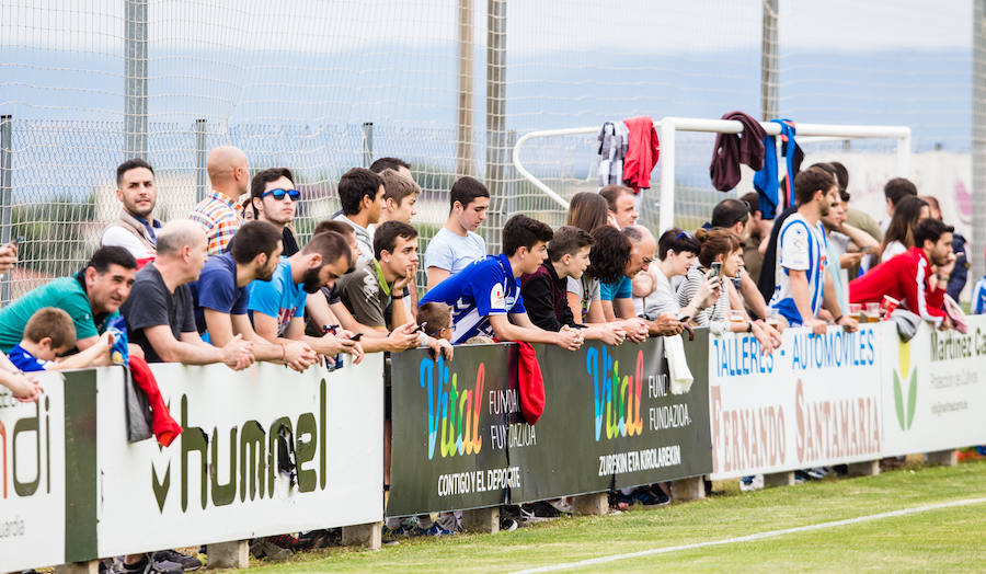 Fotos: Las fotos del partido entre el Alavés y el Logroñés en Laguardia