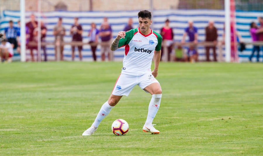 Fotos: Las fotos del partido entre el Alavés y el Logroñés en Laguardia