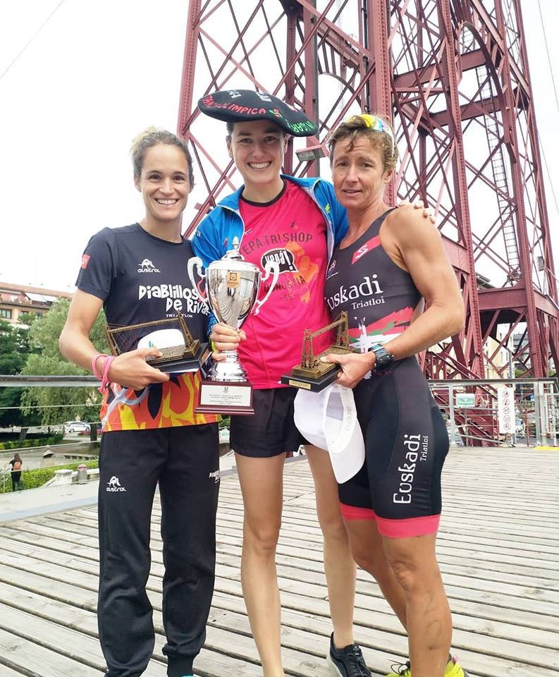 El podium fenemino: Ibone Sánchez, Helene Alberdi y Estefanía Gómez.