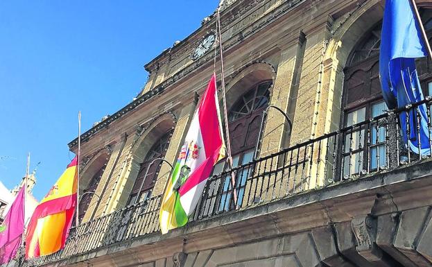 El equipo de gobierno propone la cesión de patrimonio municipal al Ejecutivo regional.