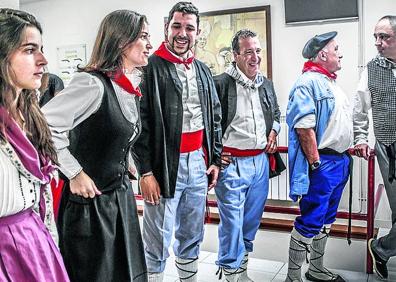 Imagen secundaria 1 - Diversos momentos del acto celebrado en el Principal.