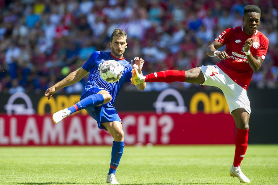 Fotos: El Athletic, en la Opel Cup