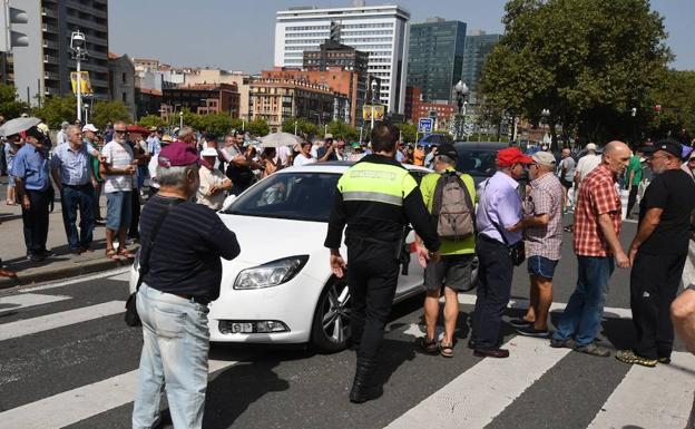 Durante la protesta se ha cortado la carretera unos minutos.