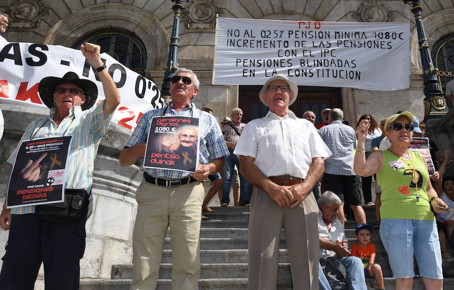 Fotos: Los pensionistas vuelven a manifestarse en Bilbao