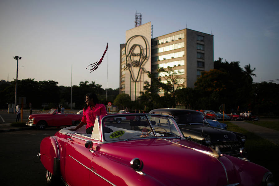 La Habana es una de las ciudades más hermosas en el Caribe. Conocida como la perla del Caribe la Habana fue declarada patrimonio mundial por su centro Histórico que aún en día mantiene su estilo.