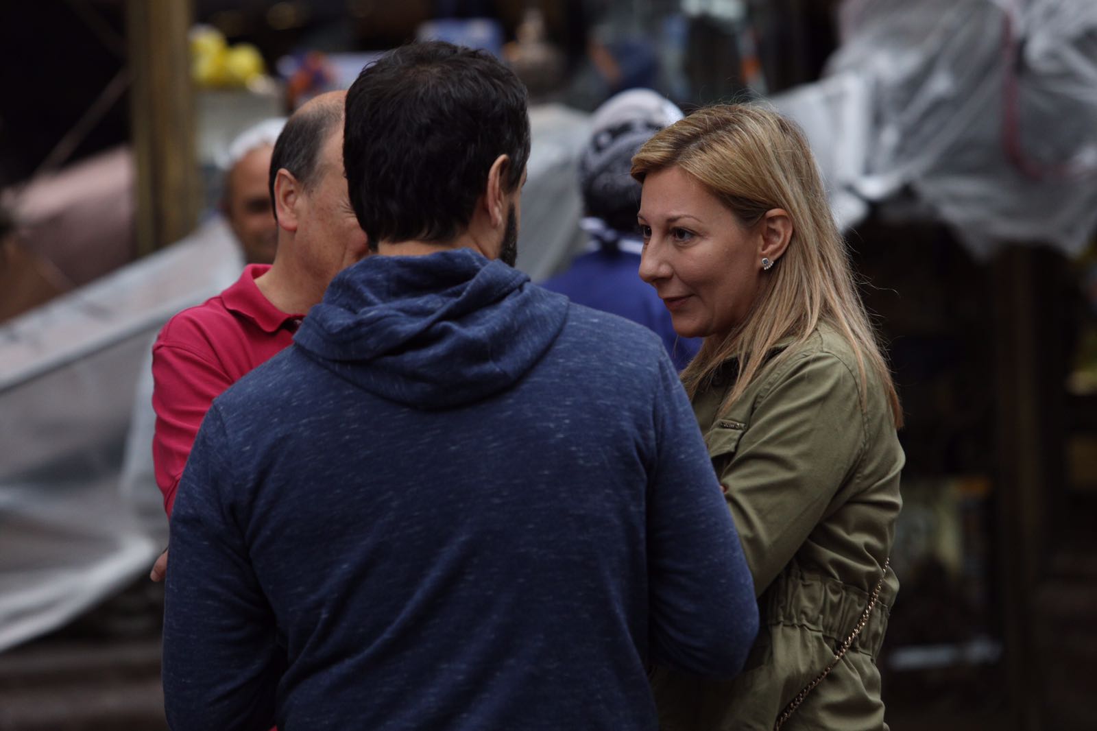 El equipo de 'El silencio de la ciudad blanca' se ha trasladado este lunes a la calle Dato para grabar uno de los momentos clave de la novela