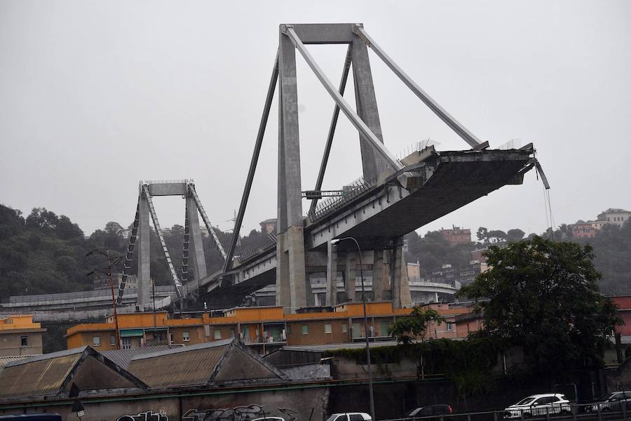 Fotos: Las imágenes del desplome del puente en Génova