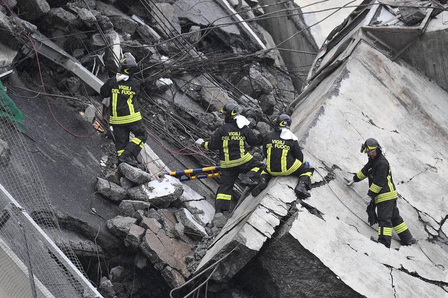 Fotos: Las imágenes del desplome del puente en Génova