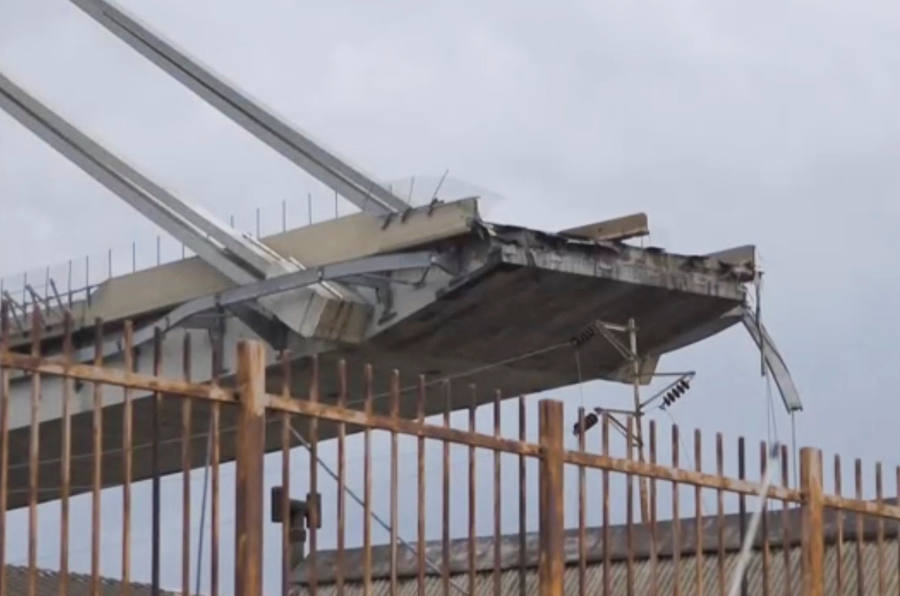 Fotos: Las imágenes del desplome del puente en Génova
