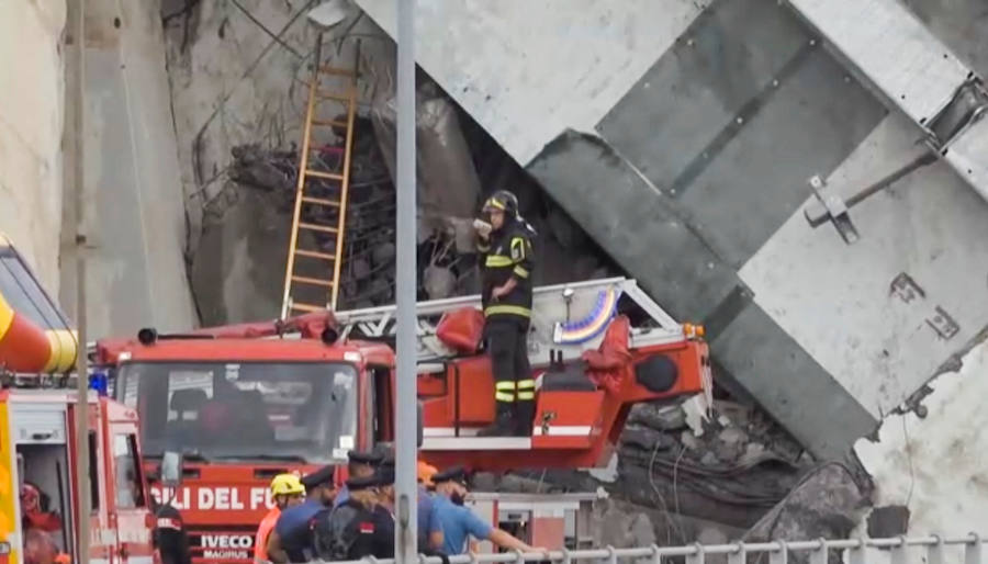 Fotos: Las imágenes del desplome del puente en Génova