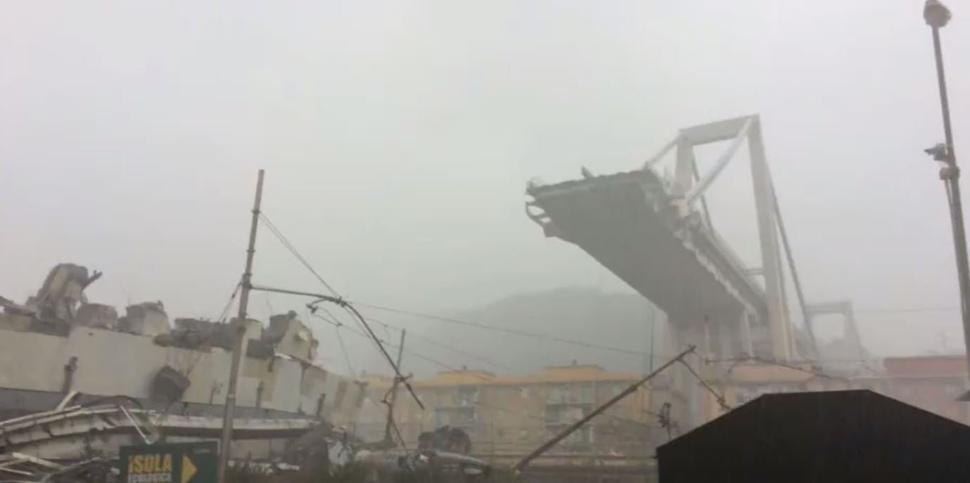Fotos: Las imágenes del desplome del puente en Génova