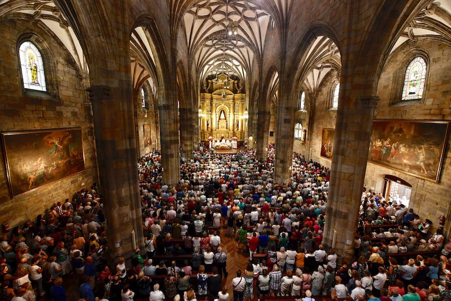 Fotos: Peregrinación hasta Begoña para homenajear a la Amatxu