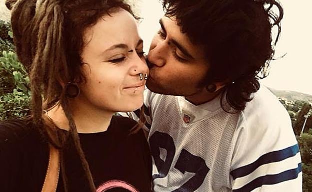 Imagen principal - Las víctimas de Génova: una familia, una pareja a punto de casarse, grupos de amigos, varios turistas...