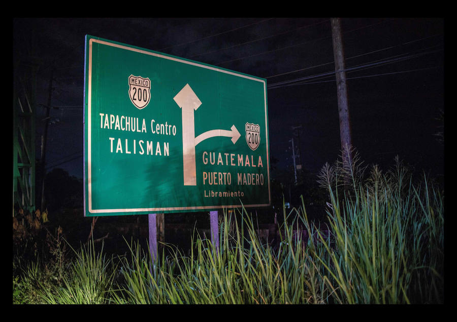 «24 horas con migrantes en México» un ensayo fotográfico de 47 imágenes, tomadas el 10 de agosto de 2018 presentando a los migrantes en búsqueda de su «sueño americano» arriesgando sus vidas a través del territorio mexicano - Desde la frontera sur con Guatemala hasta la frontera norte con Estados Unidos.