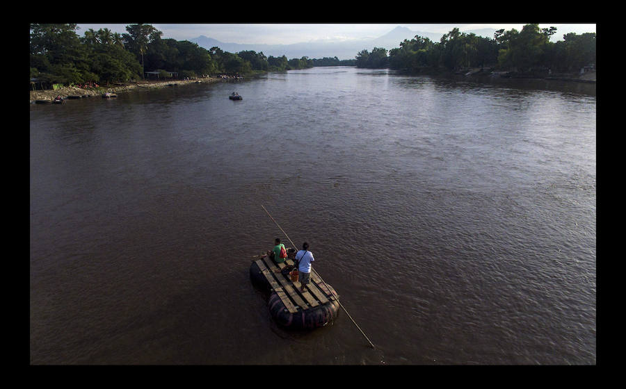 «24 horas con migrantes en México» un ensayo fotográfico de 47 imágenes, tomadas el 10 de agosto de 2018 presentando a los migrantes en búsqueda de su «sueño americano» arriesgando sus vidas a través del territorio mexicano - Desde la frontera sur con Guatemala hasta la frontera norte con Estados Unidos.