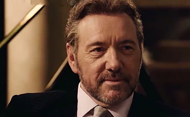 Kevin Spacey en 'El club de los jóvenes multimillonarios'. 