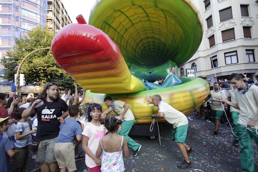 Fotos: El desfile de la ballena congrega a cientos de personas