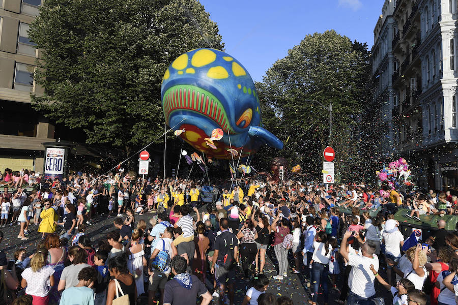 Fotos: El desfile de la ballena congrega a cientos de personas