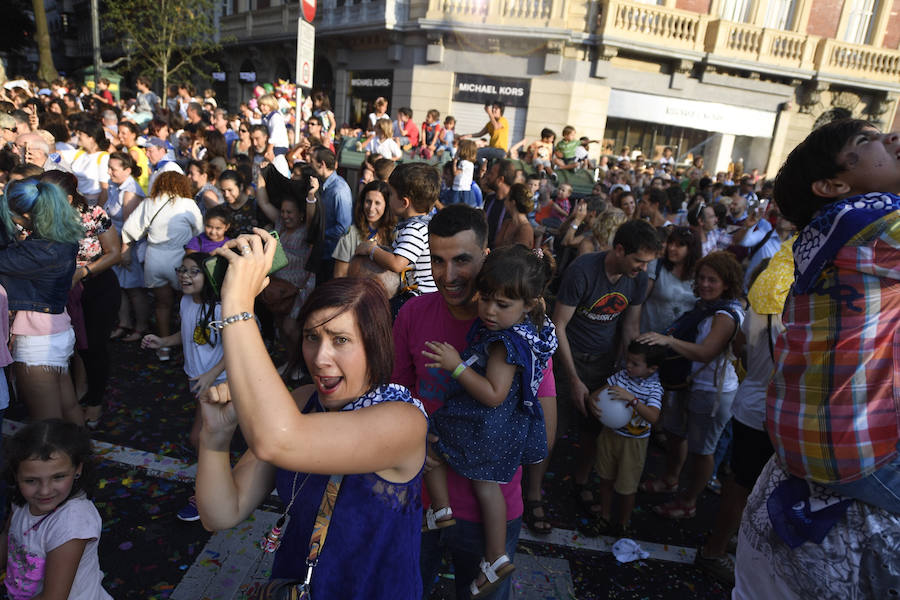 Fotos: El desfile de la ballena congrega a cientos de personas