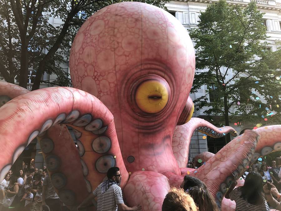 Fotos: El desfile de la ballena congrega a cientos de personas