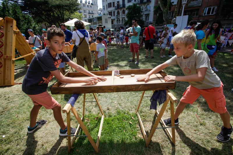 Fotos: Los más pequeños disfrutan del txikigune de la Aste Nagusia