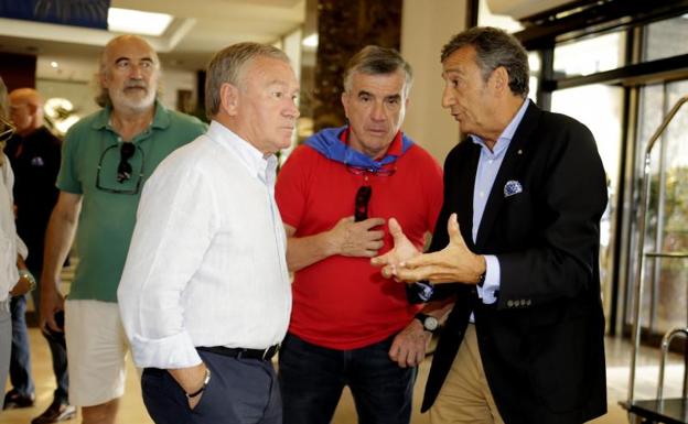 Clemente durante la entrega del 'Abando Jaiak'.