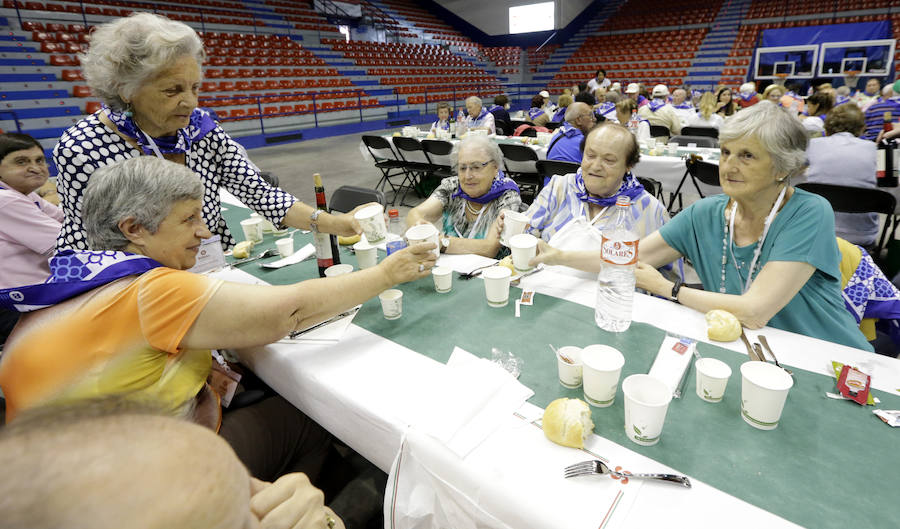 Fotos: Los mayores disfrutan de su día en Aste Nagusia