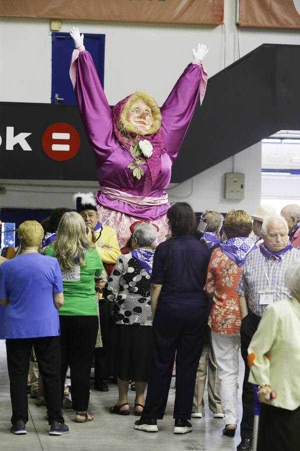 Fotos: Los mayores disfrutan de su día en Aste Nagusia