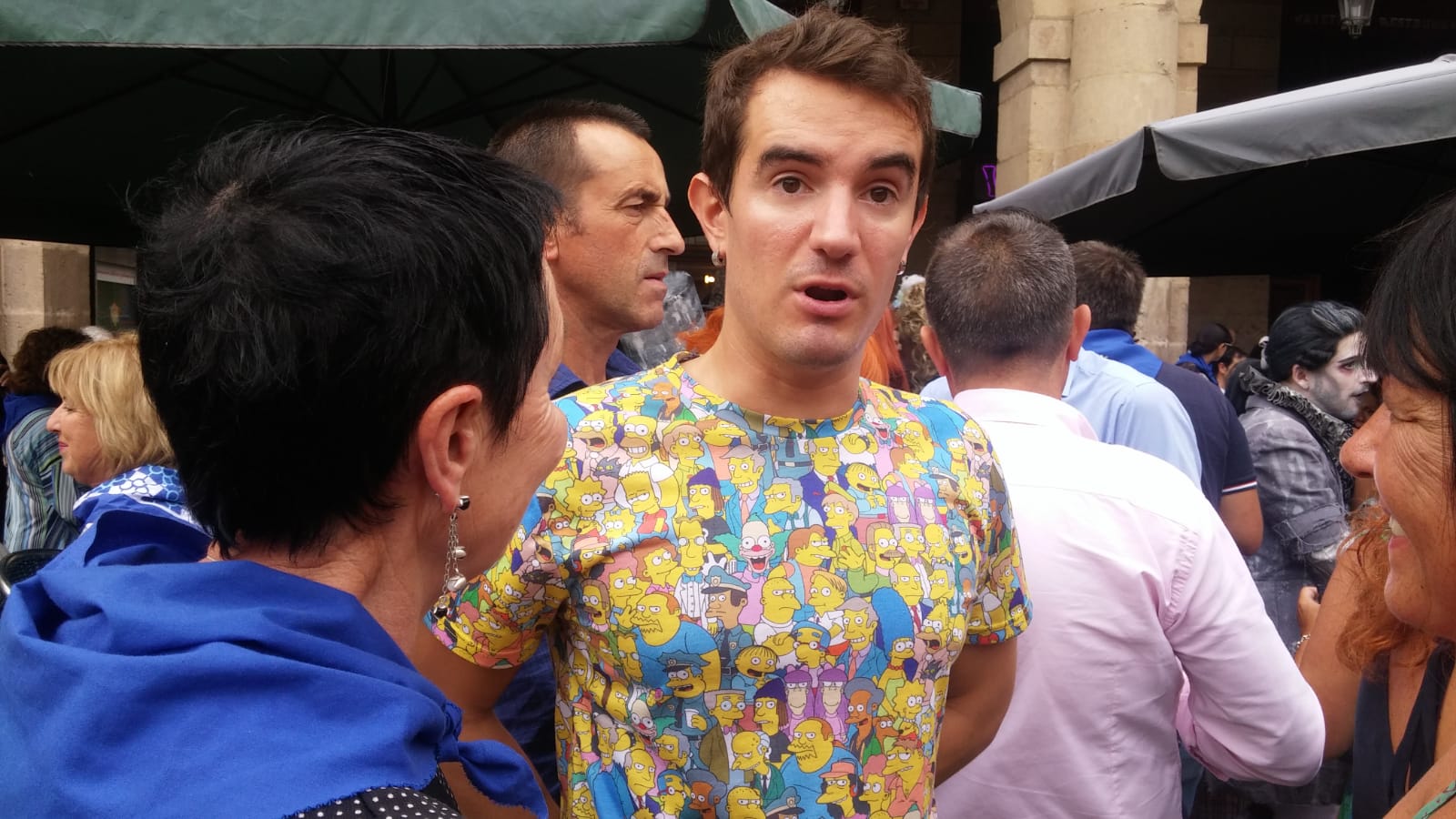 Fotos: Txikiteo Nagusia con los comerciantes del Casco Viejo