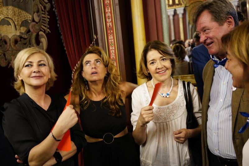 El alcalde de Bilbao, Juan María Aburto, ha ofrecido hoy la tradicional recepción a la sociedad bilbaína con motivo de la Aste Nagusia