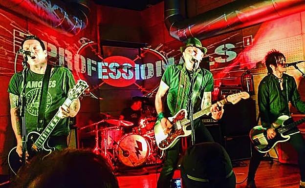 Los Profesionales, con el jefe a los tambore.