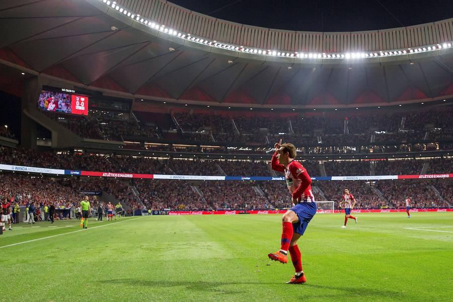 Las mejores imágenes del partido entre el Atlético de Madrid y el Rayo Vallecano, correspondiente a la segunda jornada de Liga. 