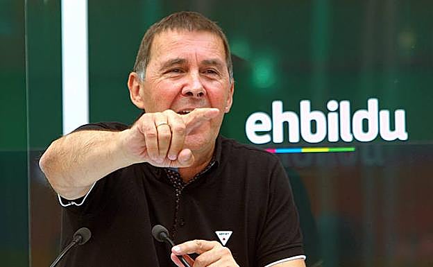 El coordinador general de EH Bildu, Arnaldo Otegi ha intervenido hoy en el acto de inicio del curso político de la formación celebrado en Vitoria.