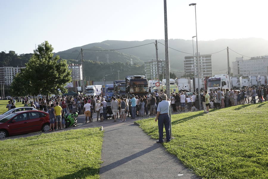 120 choferes participan en un desfile hasta Trapagaran