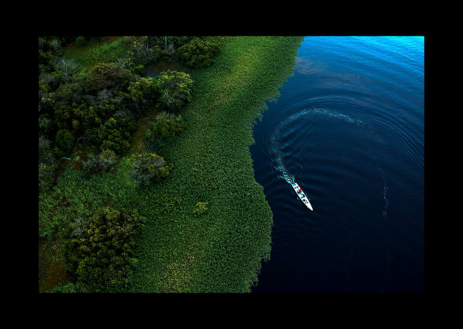 Científicos investigan sobre delfines de río en la Reserva de Desarrollo Sostenible Mamiragua en el estado de Amazonas, Brasil.