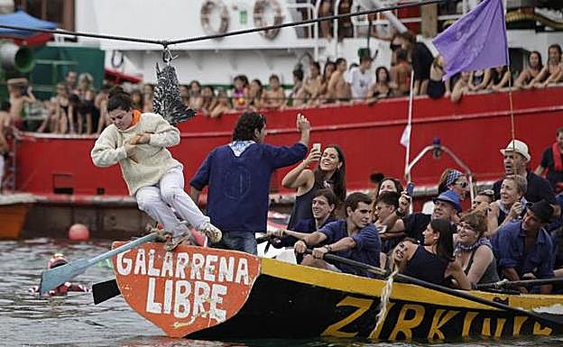 Los participantes en el Día de gansos se implicarán mañana por una fiestas libres de agresiones contra las mujeres. 
