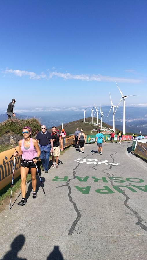 La localidad se vuelca en la 17 etapa de la prueba, que ha congregado a numerosos y entregados aficionados 