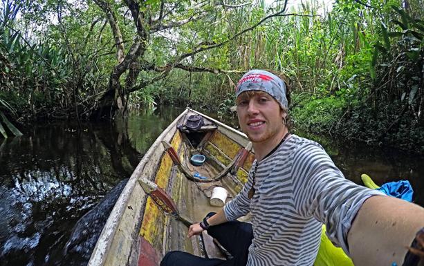 Aitor en un viaje a una selva de la región de San Martín, en Perú.