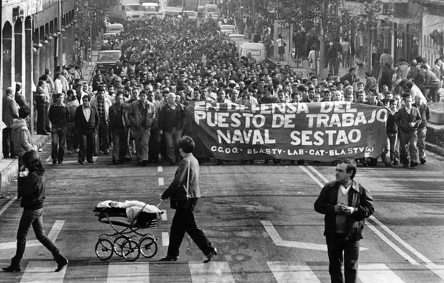 Manifestación en 1991 por el cierre de La Naval.