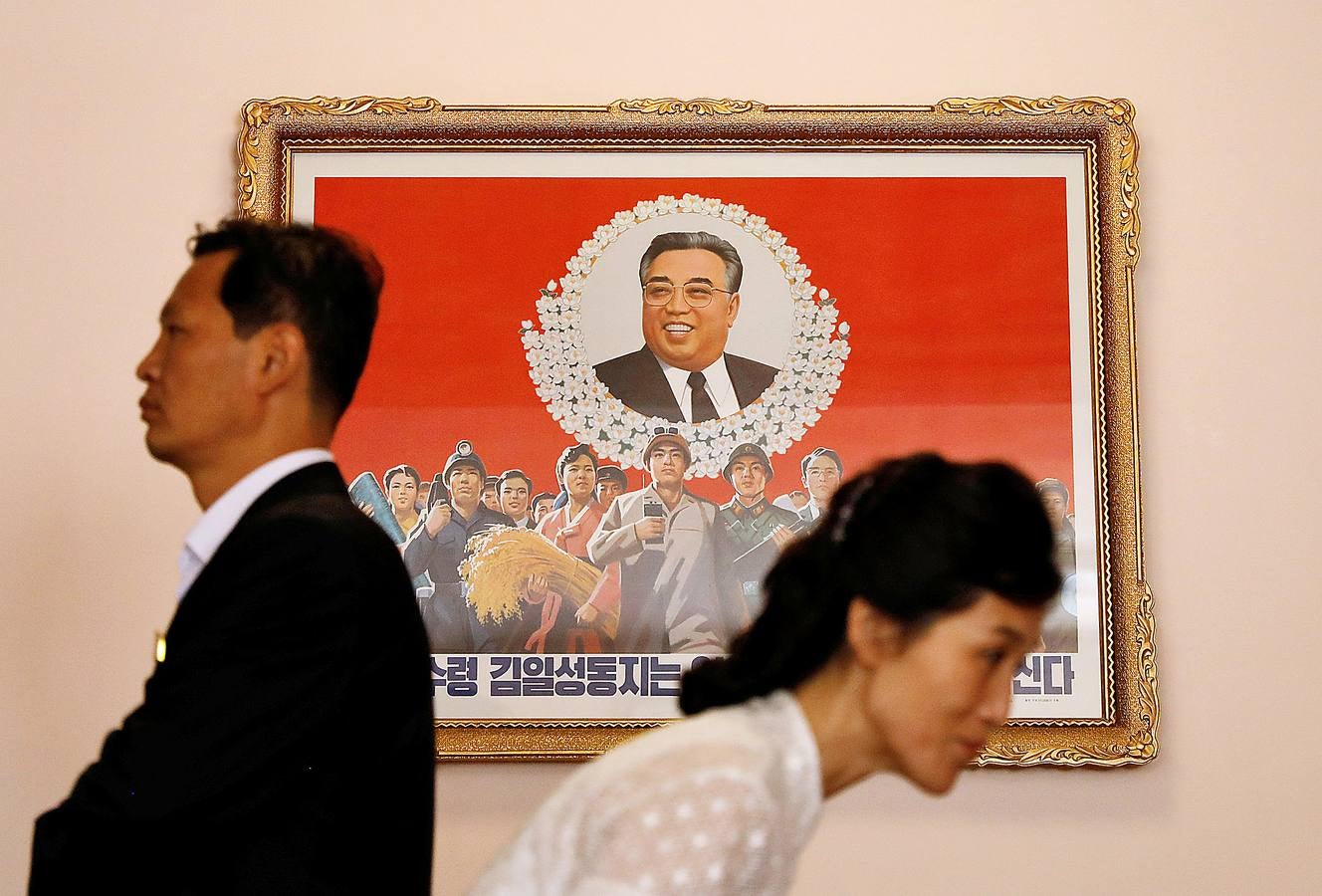 Un cuadro con la imagen de Kim Il Sung.