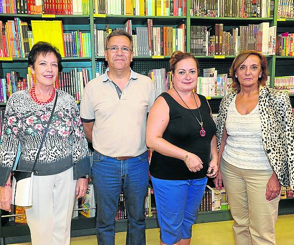 Jone Martínez, José Lucas López, Tanya Velasco y Begoña Goienetxe. 