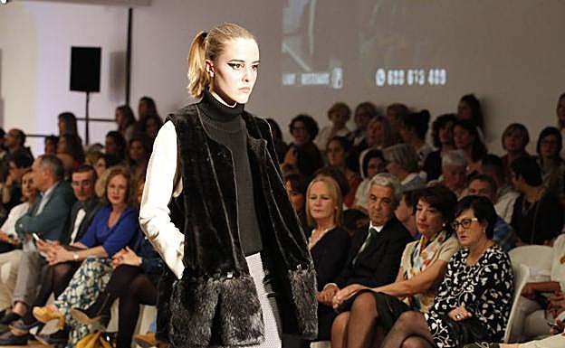 Una de las modelos que la pasada edición participó en la pasarela del Artium.