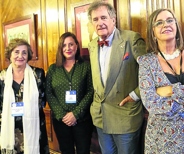 María del Milagro Escobar, Silvia Cano, Leopoldo Ortega-Monasterio y Julia Cano. 