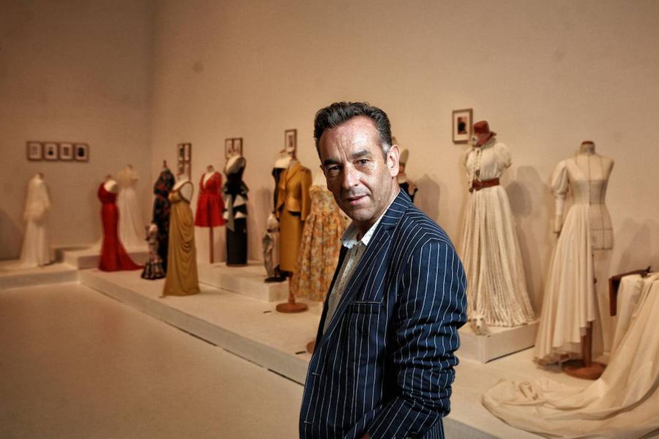 Con motivo de la pasarela Gasteiz On, que arranca hoy, una exposición recoge una veintena de trajes de diseñadores alaveses por el 30 aniversario de la escuela m.Class.