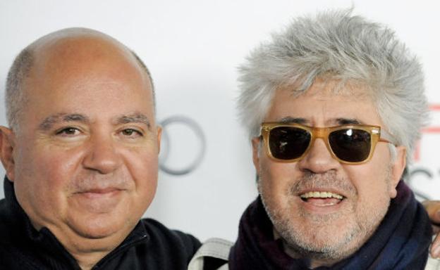 Agustín y Pedro Almodóvar.