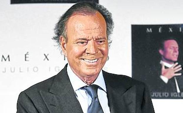 Julio Iglesias.