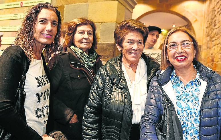 Marta Gómez, Rosa María Montoya, María Jesús Galarza y Yolanda Gómez. 